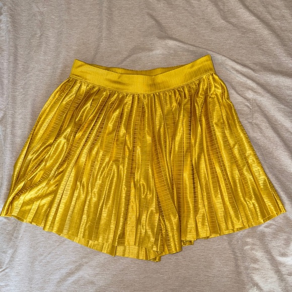 H&M Dresses & Skirts - H&M Radiant Yellow Pleated Skirt